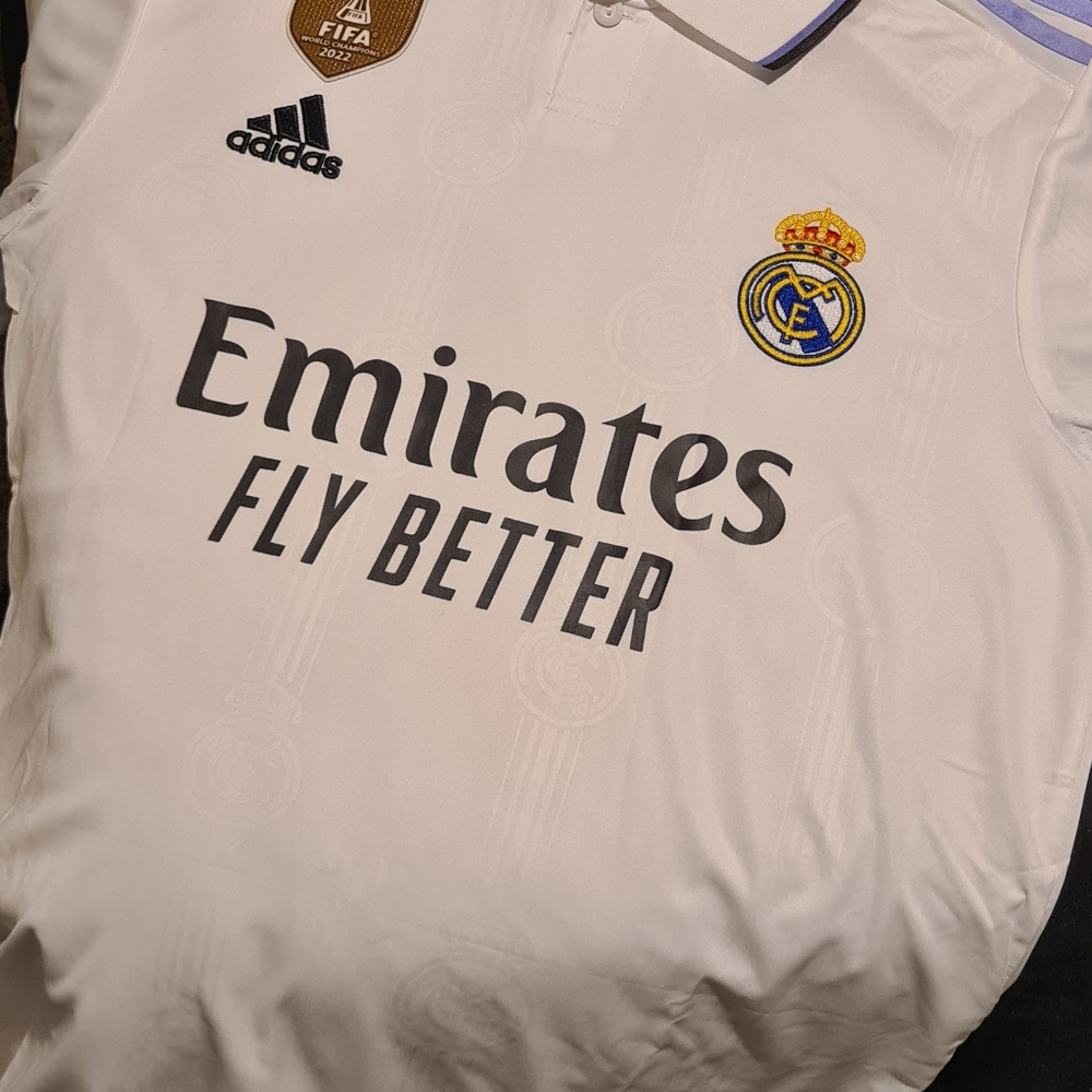 Real Madrid 22/23 Home Jersey
